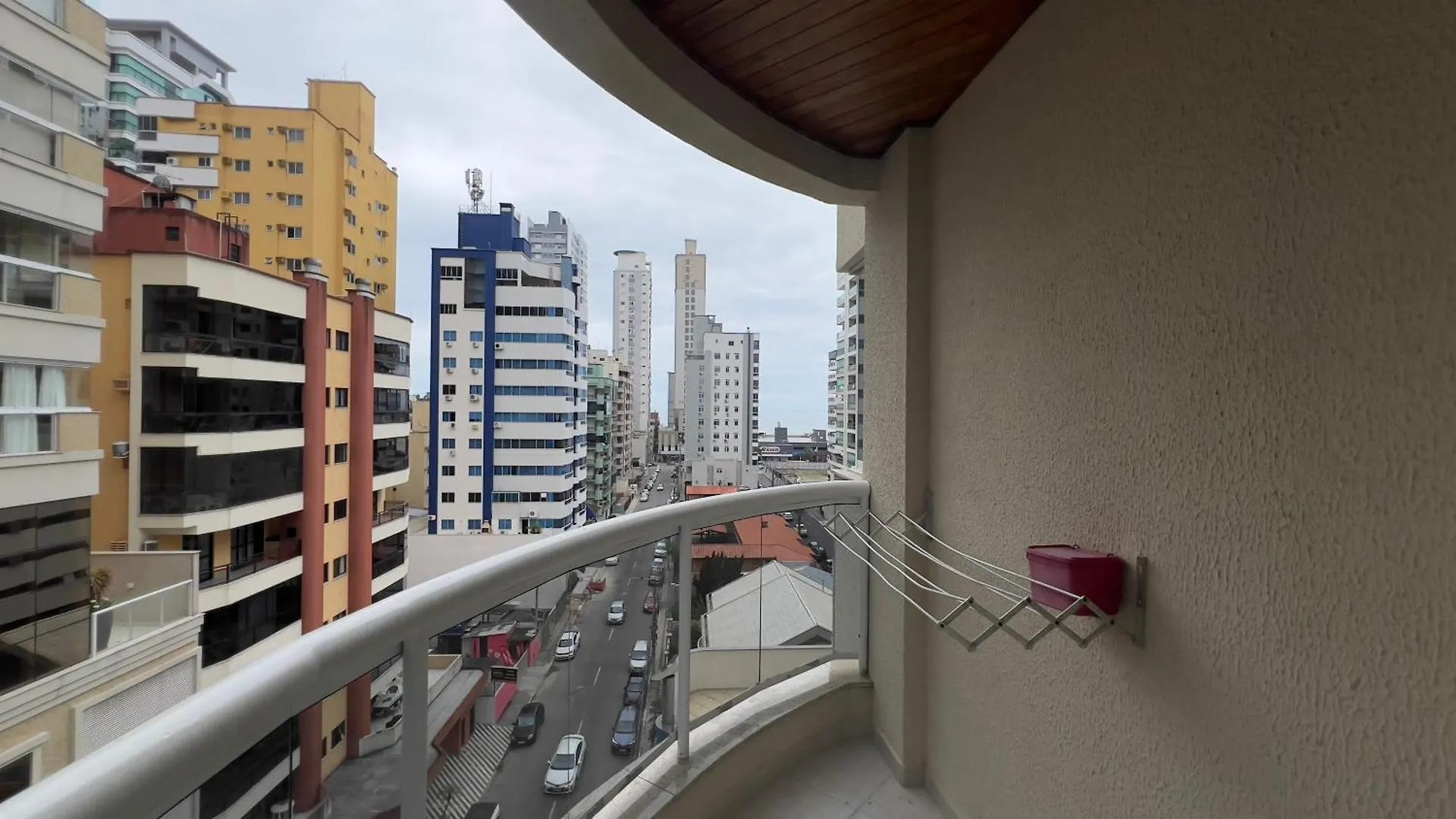 3 Dorms Com Vista A 250 Mts Do Mar No Centro Da Meia Praia Itapema
