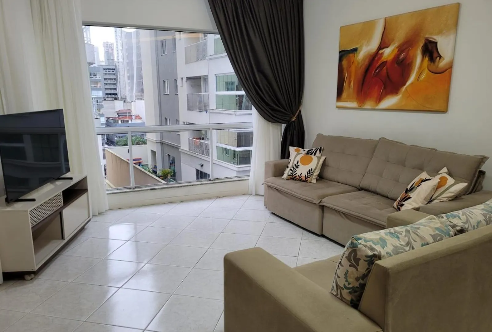 3 Dorms Com Vista A 250 Mts Do Mar No Centro Da Meia Praia Itapema 0*,